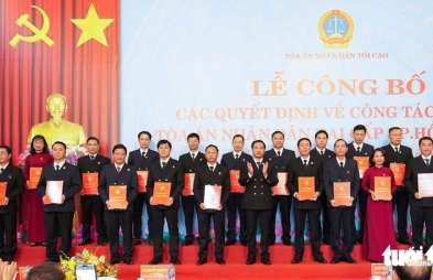 Bổ nhiệm 19 chánh án và 99 phó chánh án tòa án khu vực tại TP.HCM